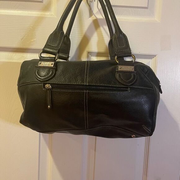 Tignanello leather black Medium Satchel silver tone hardwares. - Picture 4 of 15